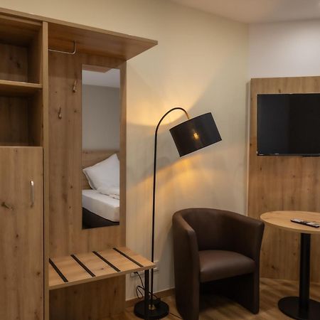 Hln Apartments Am Bahnhof Saarbrücken Kültér fotó