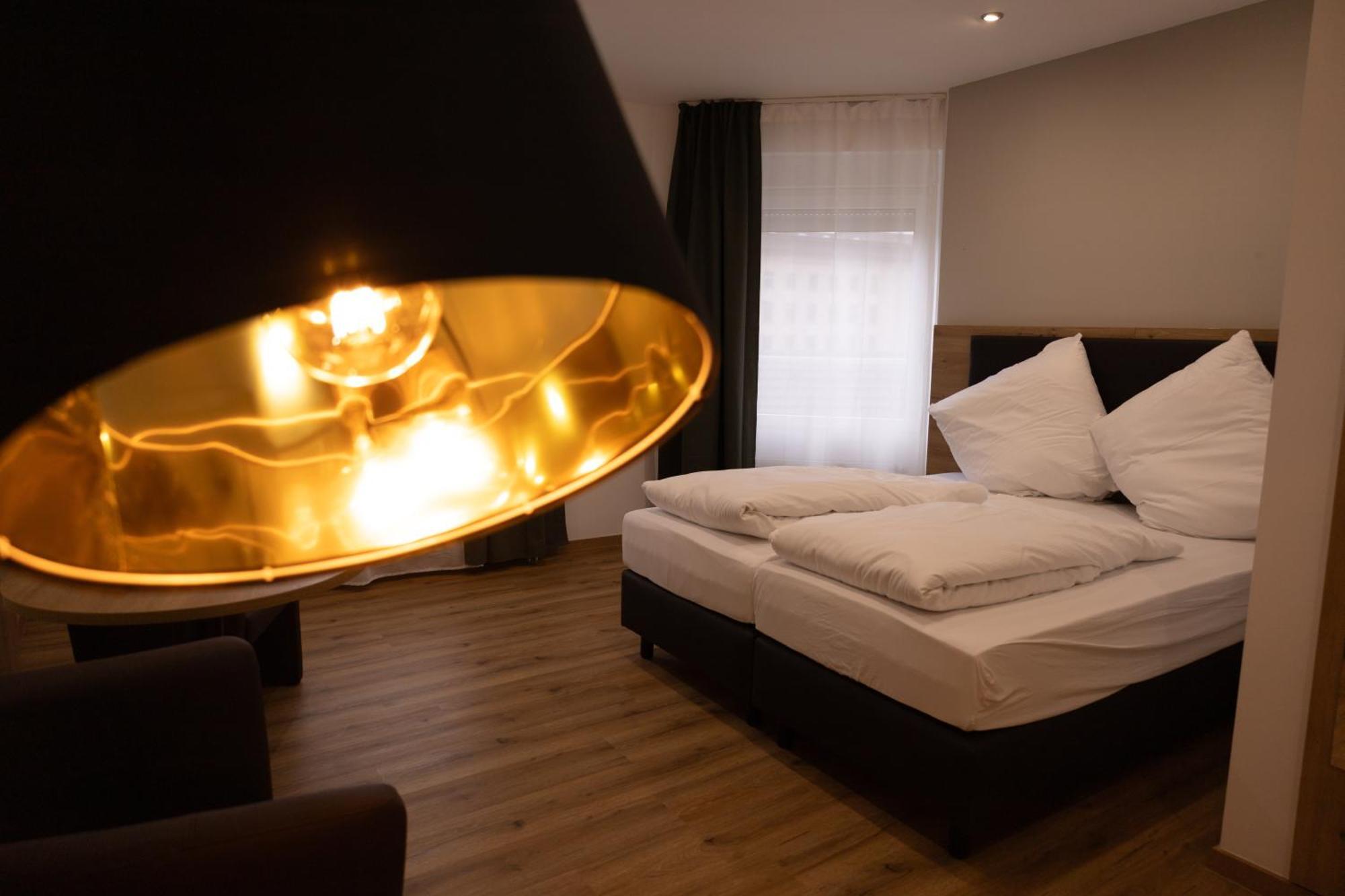 Hln Apartments Am Bahnhof Saarbrücken Kültér fotó