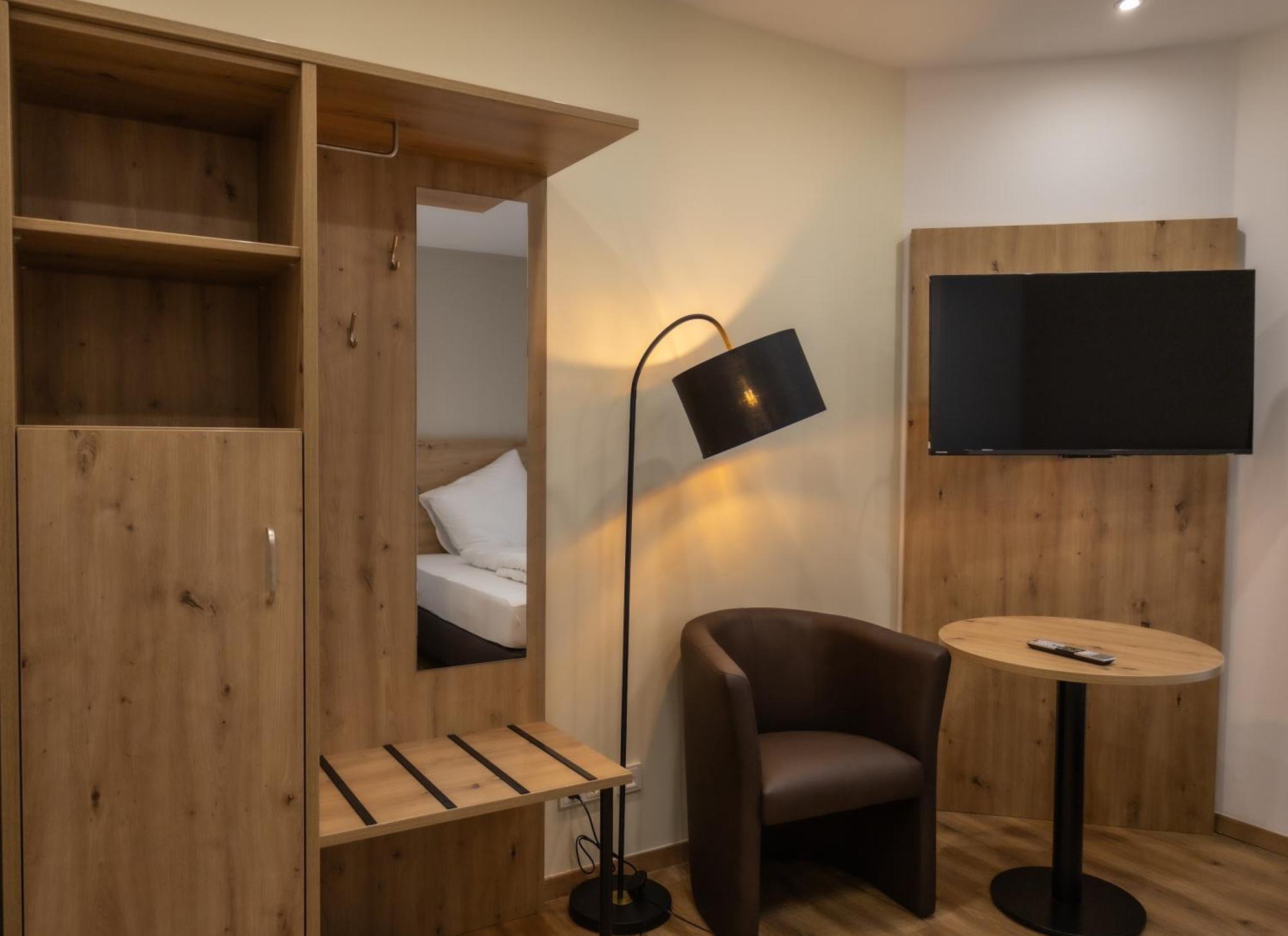 Hln Apartments Am Bahnhof Saarbrücken Kültér fotó